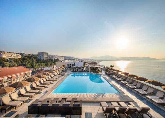 Radisson Blu Hotel Nizza Pool