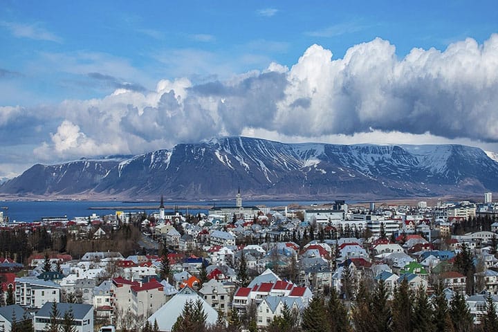 Island Rundreise Stadt