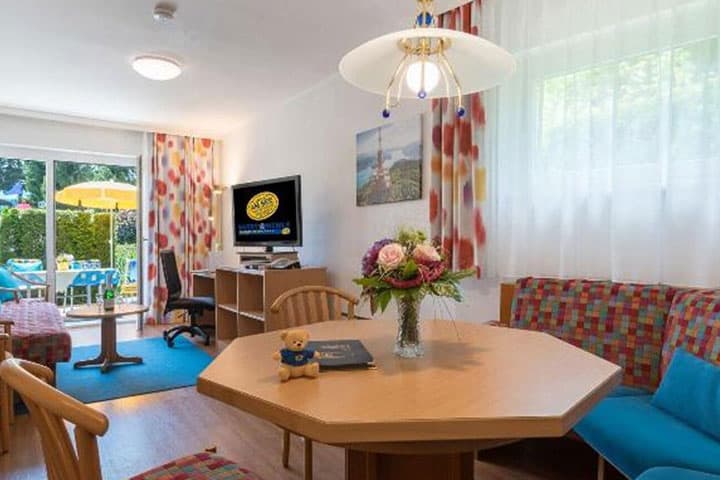 BARRY-MEMLE SeeResort Velden Zimmer